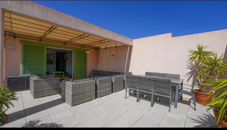 Chez Pasqua ! Appartement Spacieux Avec Terrasse 2 Chambres 6 Couchages En Rooftop Л'Иль-Рус Экстерьер фото